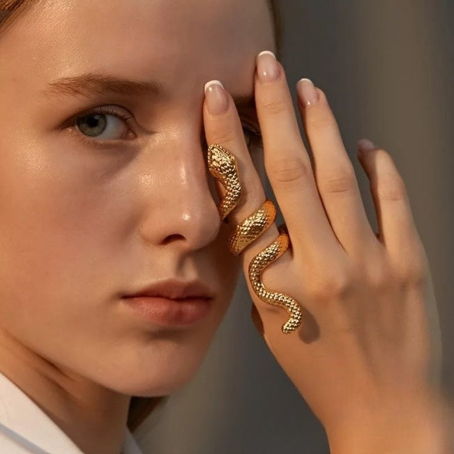 LONG SNAKE SHAPE RING