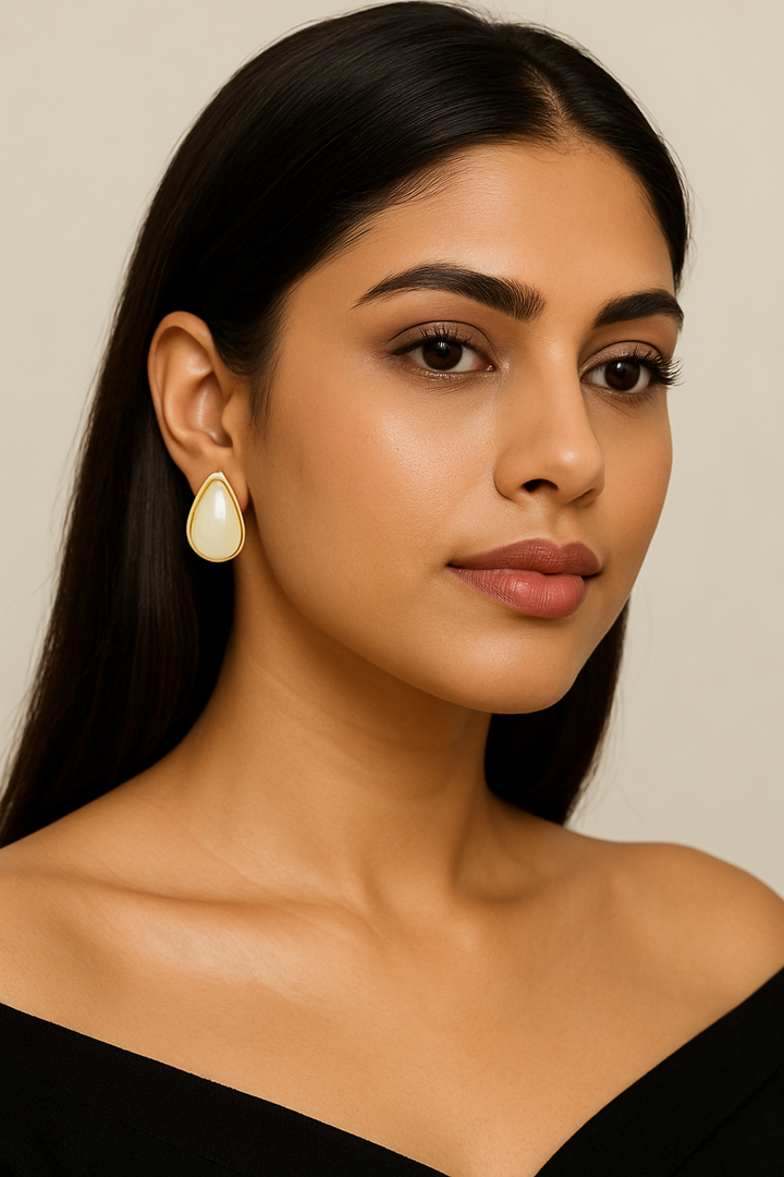 TRENDY EARRING