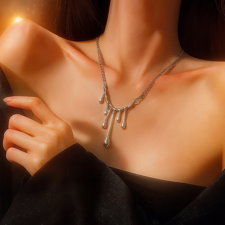 WOMEN ANTIQUE NECKLACE