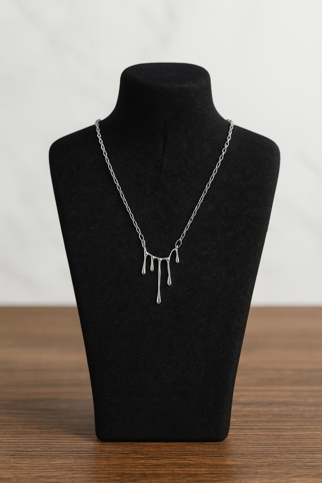 WOMEN ANTIQUE NECKLACE