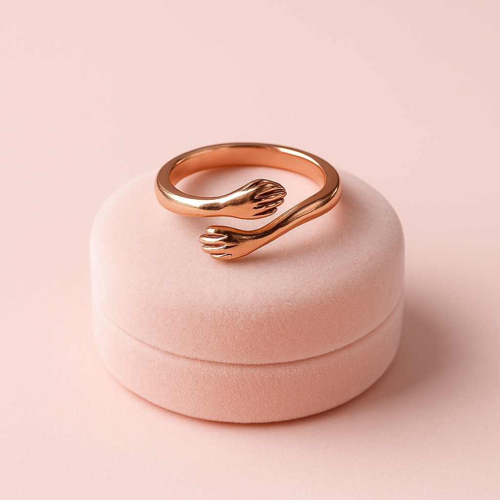 CUTE HUG RING