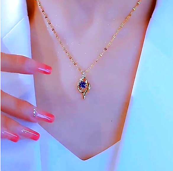 DESIGNER PENDANT FOR GIRLS